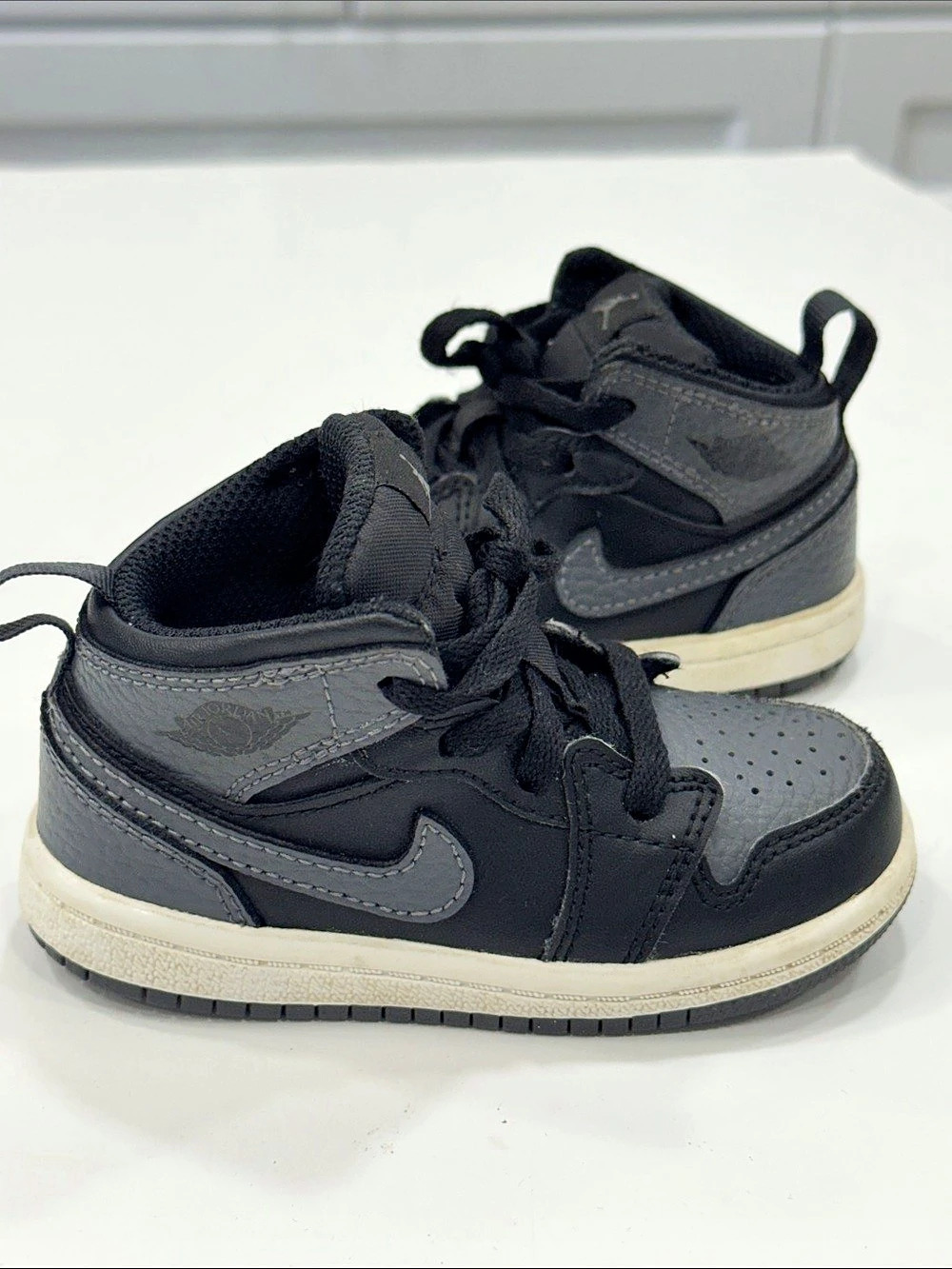 Nike Air Jordan 1 Mid TD Sneakers – Toddler 6C | Black & Dark Grey